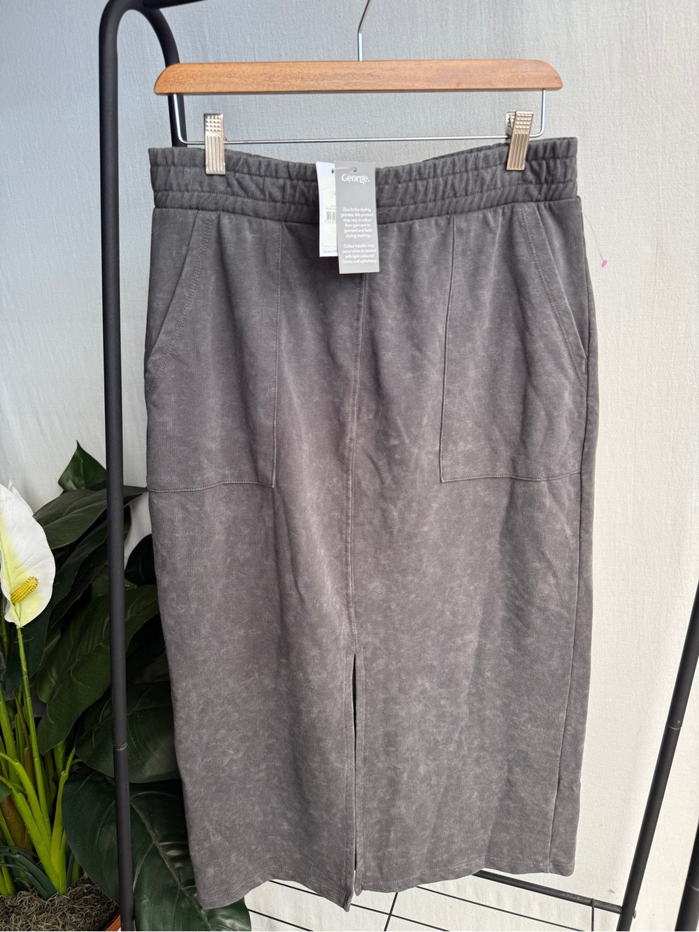 NWT George Stone Wash Grey Cargo Sweatpant Lounge Midi Skirt / Size 14